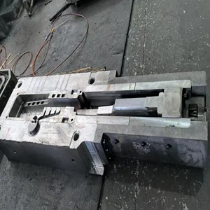 mold in assembling mold in assembling